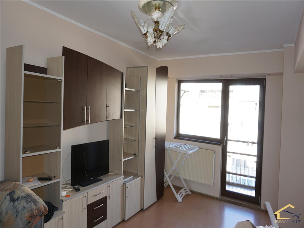 Apartament cu 4 camere, mobilat, utilat la Posta din Rovine