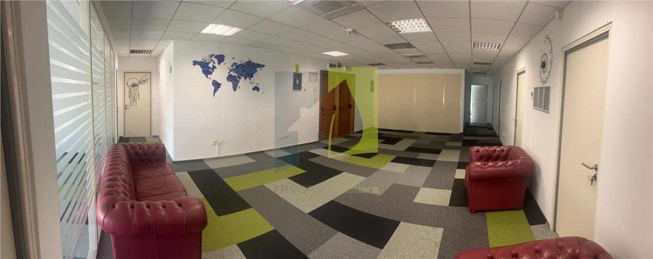 Spatiu de birouri proaspat renovat