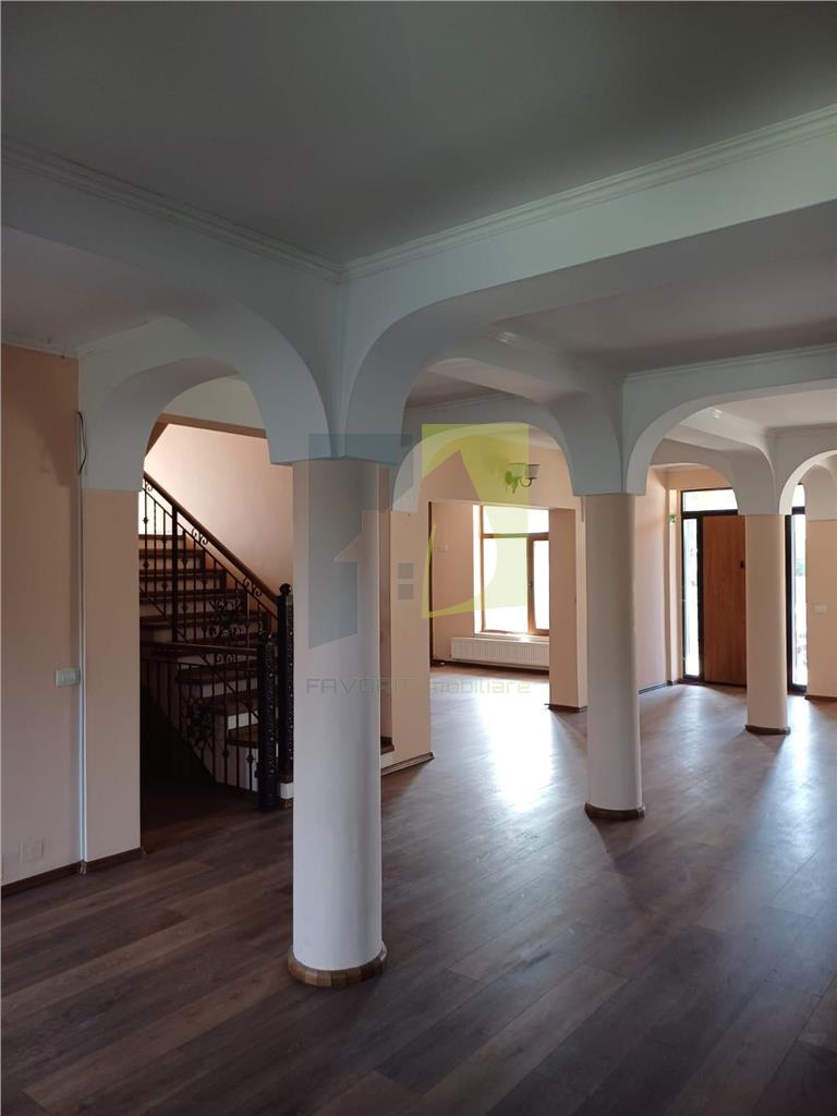 Spatiu comercial sau de birouri in casa centrala