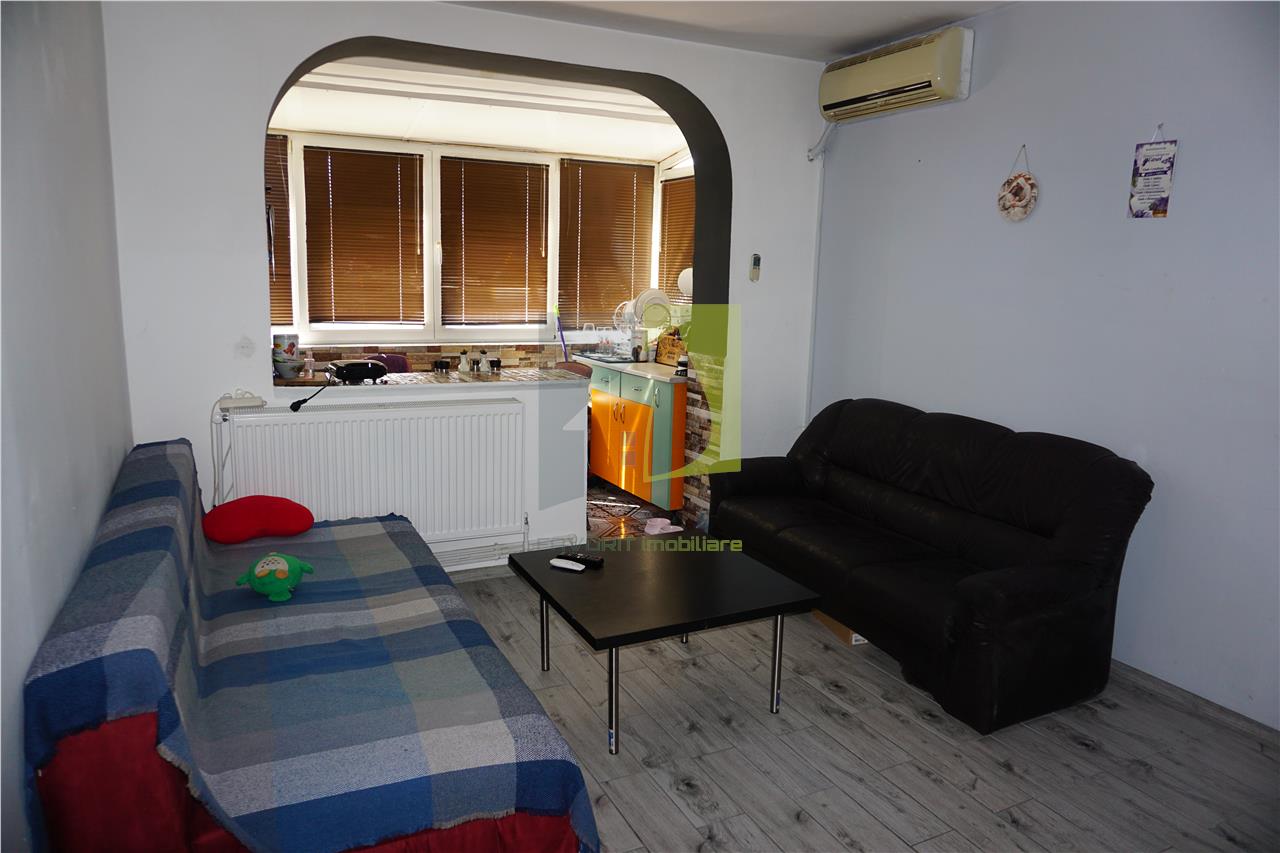 Apartament 3 camere, zona Piata Mare cu centrala