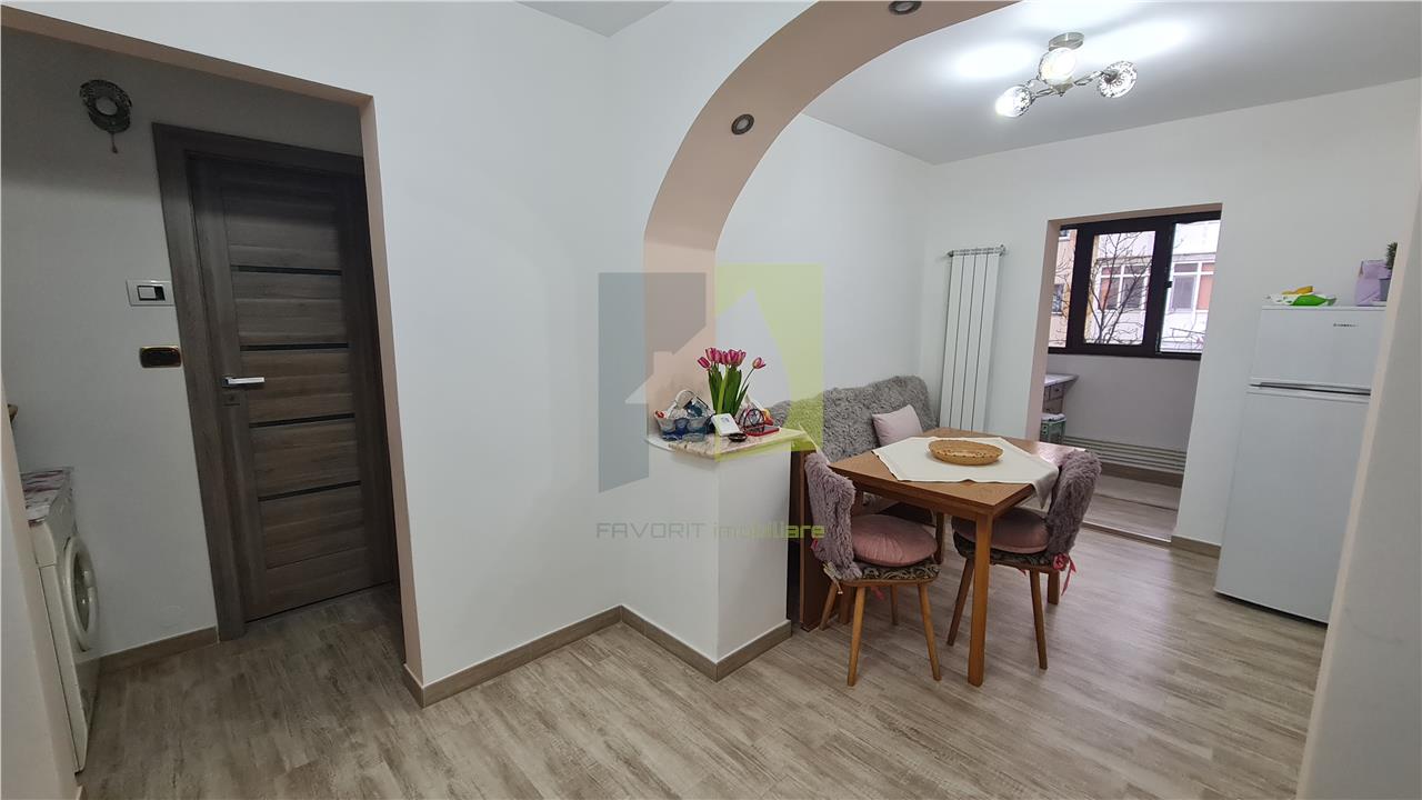 Apartament decomandat cu CT in Craiovita