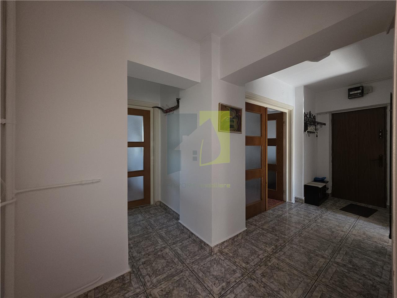 Apartament ecomandat cu 3 camere langa Teatrul National