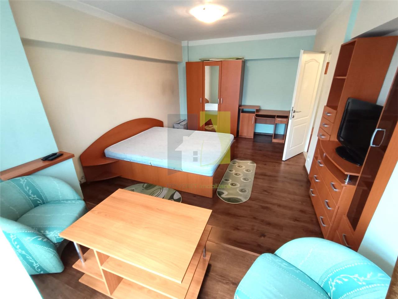 Garsoniera decomandata ultracentrala-Doljana