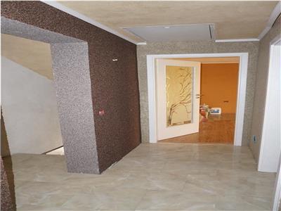 Casa cu teren in Pelesti