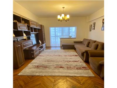 Apartament decomandat  bilateral cu 3 camere in Brazda