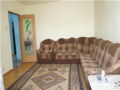 Apartament decomandat bilateral cu 3 camere