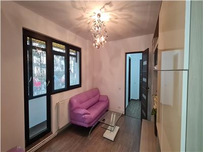 Apartament cu 3 camere la parter langa Piata Centrala