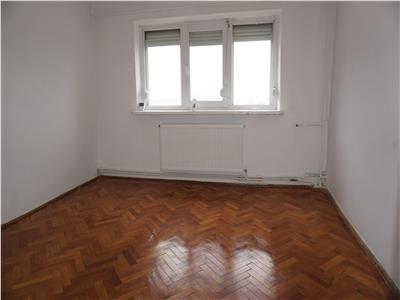 Apartament circular cu 3 camere